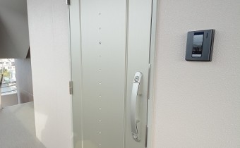 玄関扉