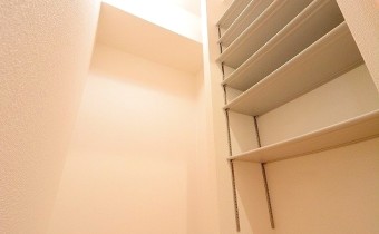 靴が多い方やゴルフバッグ、ベビーカーなど収納できます♪