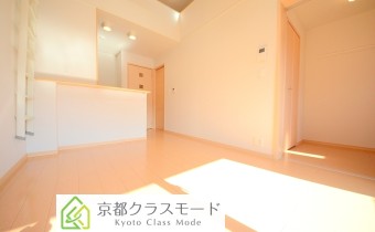 ロフトがある分、天井が高くて開放的です♪