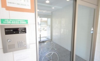 安心のオートロックドア