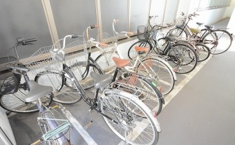 屋内駐輪場もあります