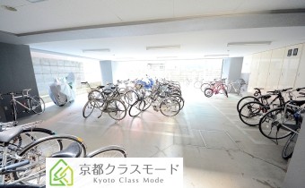屋内駐輪場もあります