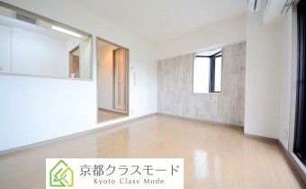 洋室7.4帖・別アングル　※お部屋によって改装のパターンが変わります