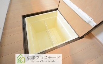 床下収納あり！