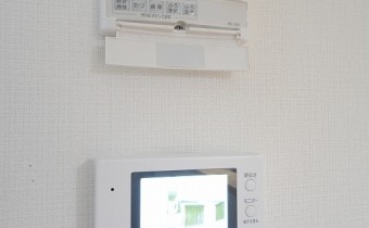 給湯器操作パネル＆TVモニター付きインターホン
