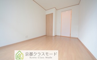 洋室6.4帖　2階東側　別アングル