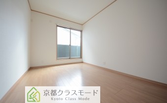 洋室6.4帖　2階東側　別アングル