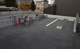 軽自動車区画・自転車駐輪スペース