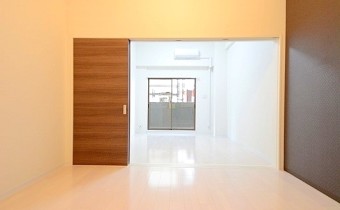 シーリングファンがまたお洒落な感じです♪