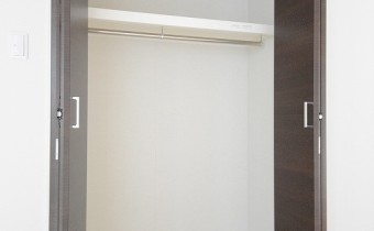 洋室8.1帖　クローゼット