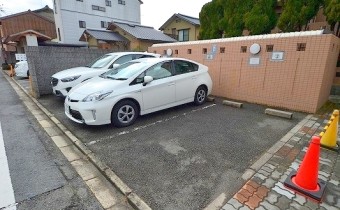 敷地内ガレージ