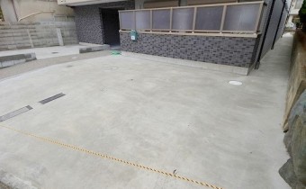 敷地内ガレージ