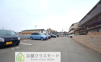敷地内ガレージ