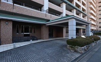 マンションエントランス