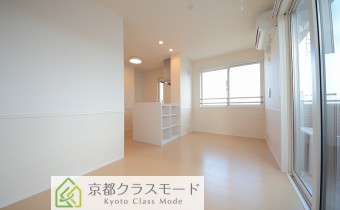 広々9.3帖のリビングは2面採光で明るいお部屋です♪