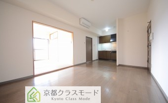 LDK10帖のゆとりある大きさのお部屋です♪