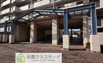 エントランス前