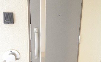 玄関扉