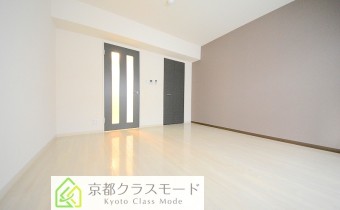 「白系」の明るい室内空間です♪