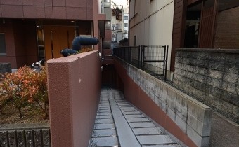地下駐輪場通路