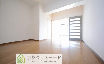 南向きバルコニーからの陽射しが気持いです♪