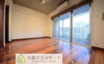 Room8.3