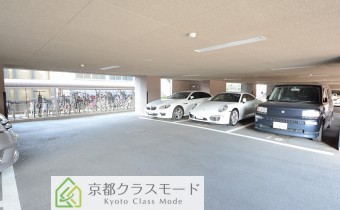 敷地内ガレージ