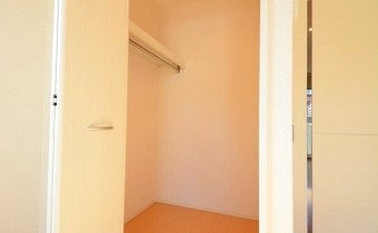 ウォークインクローゼット※同ハイツ別タイプの写真です