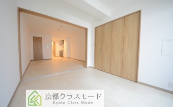 13.5帖の広々リビング！仕切りを開放すれば18.5帖に！
