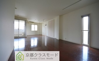 洋室18帖・別アングル
