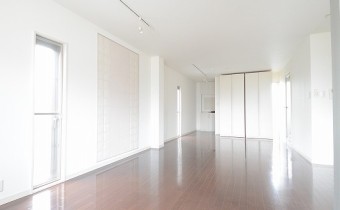 洋室18帖・別アングル