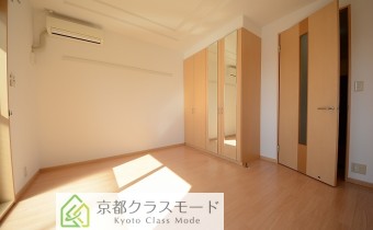 南向きで日当たりの良い洋室6.9帖♪