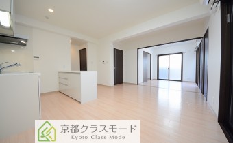 リビングは14.14帖とゆったりとしております♪