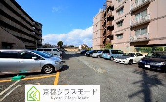 敷地内ガレージ
