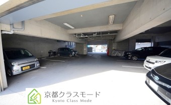 敷地内ガレージ