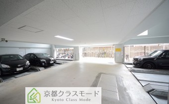敷地内ガレージ