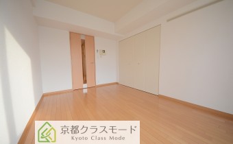洋室7.4帖