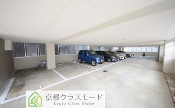 敷地内ガレージ