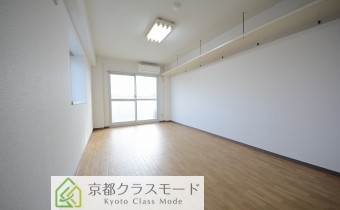 日当たり良好な広々とした9帖の洋室♪