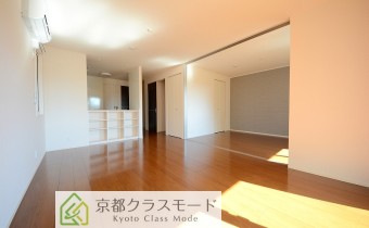 日当たりがよく、広々とした14.2帖のLDK♪