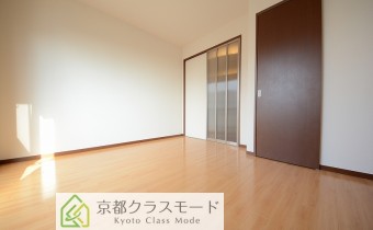 6.3帖の室内ですが意外と広く使い勝手も良い感じです♪
