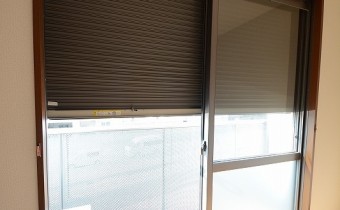 シャッター雨戸付き