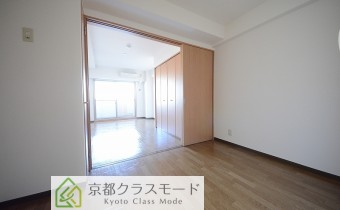 南向きで日当たりの良い開放的なDK4.8帖♪