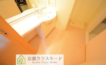 脱衣洗面室　※室内写真は同建物内・別タイプのお部屋になります。
