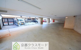 敷地内ガレージ