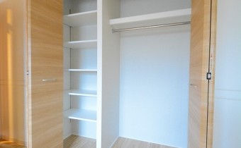 洋室6.3帖のクローゼット