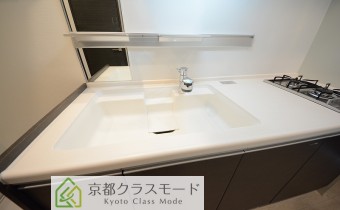 鏡が付いていますのでシャンプードレッサーとしてもご利用頂けます