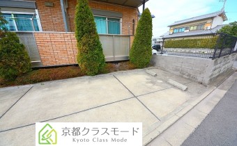 敷地内ガレージ