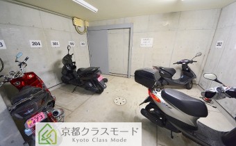 バイク駐輪場