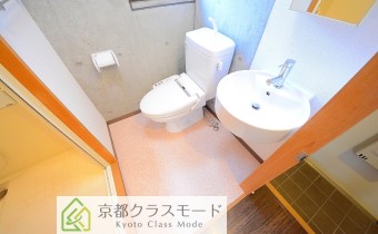 脱衣洗面室　※室内写真は同マンション内・別タイプのお部屋になります。